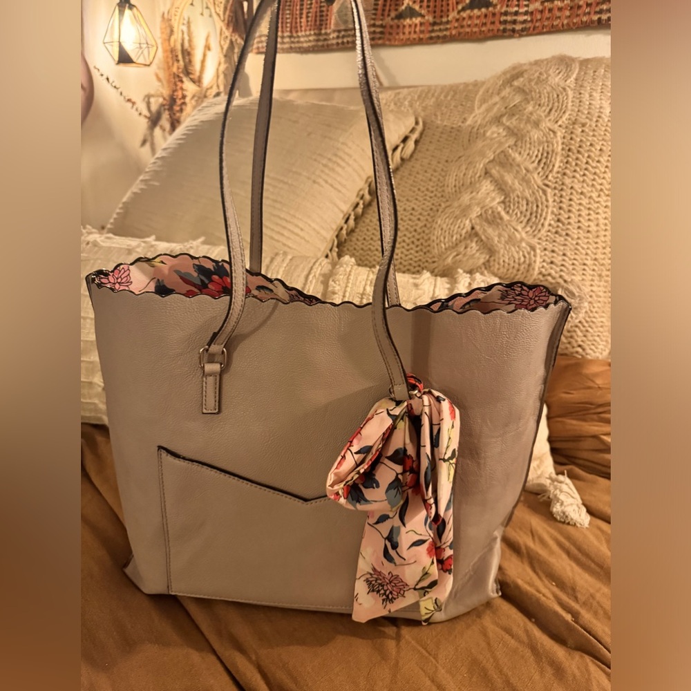 NWOT  BETSY JOHNSON   XOZARIA TOTE